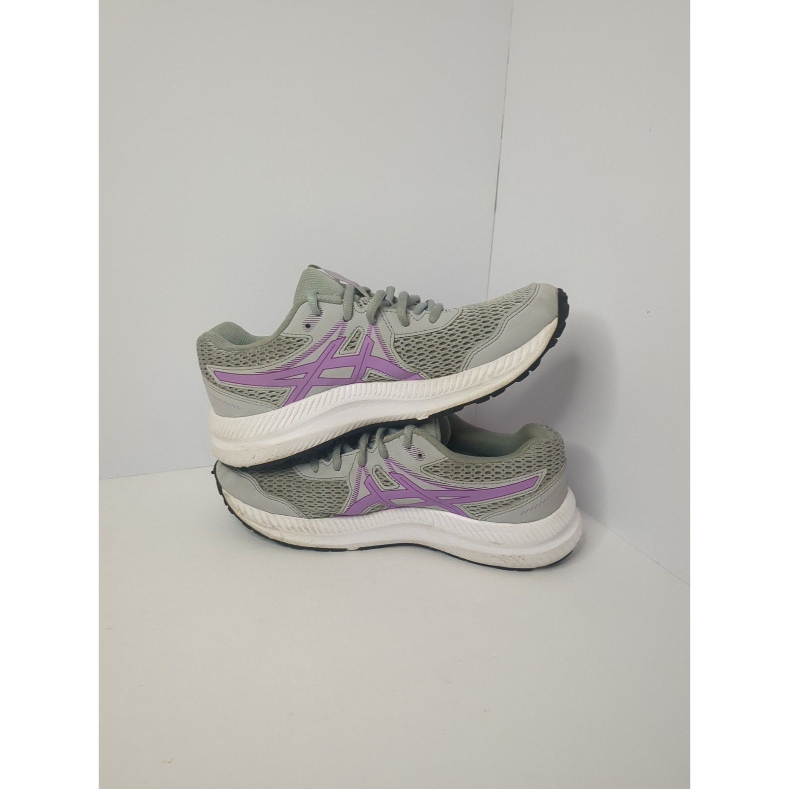 Size 6 Women's - ASICS Gel Contend 5 Mid Grey And Purple