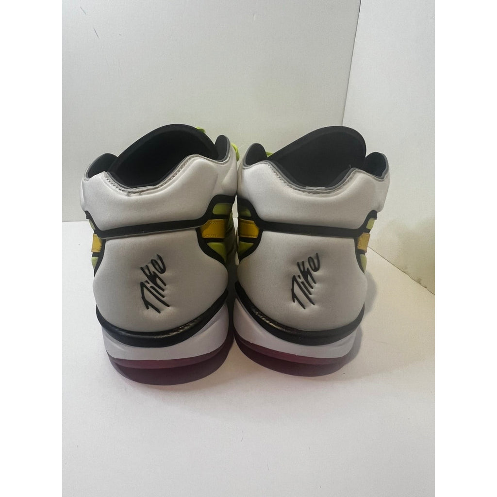 Size 16 - Nike gt zoom
