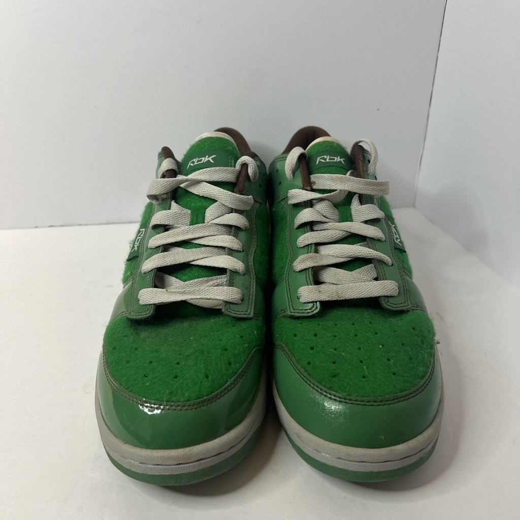 Size 13 - Reebok Bookworm