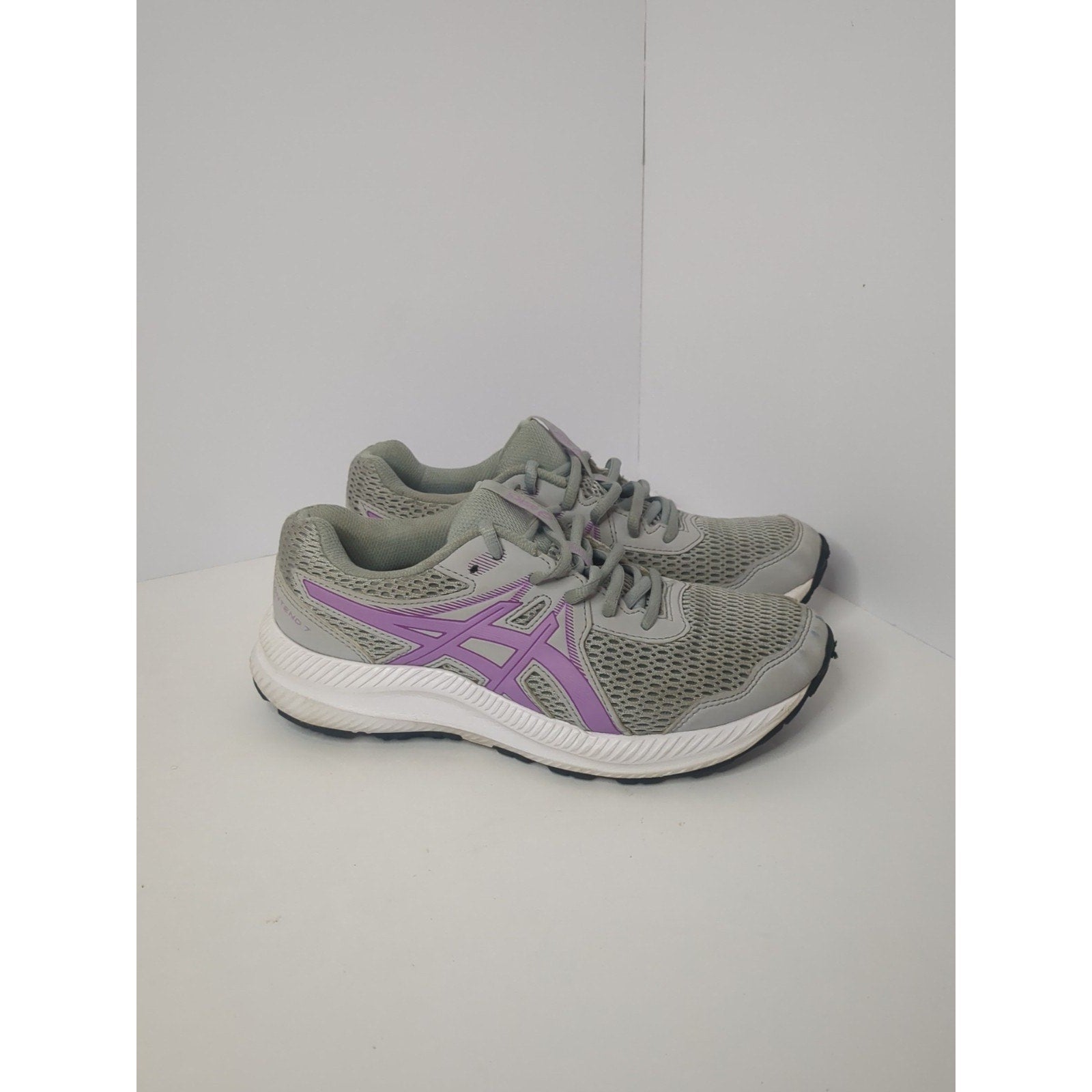 Size 6 Women's - ASICS Gel Contend 5 Mid Grey And Purple