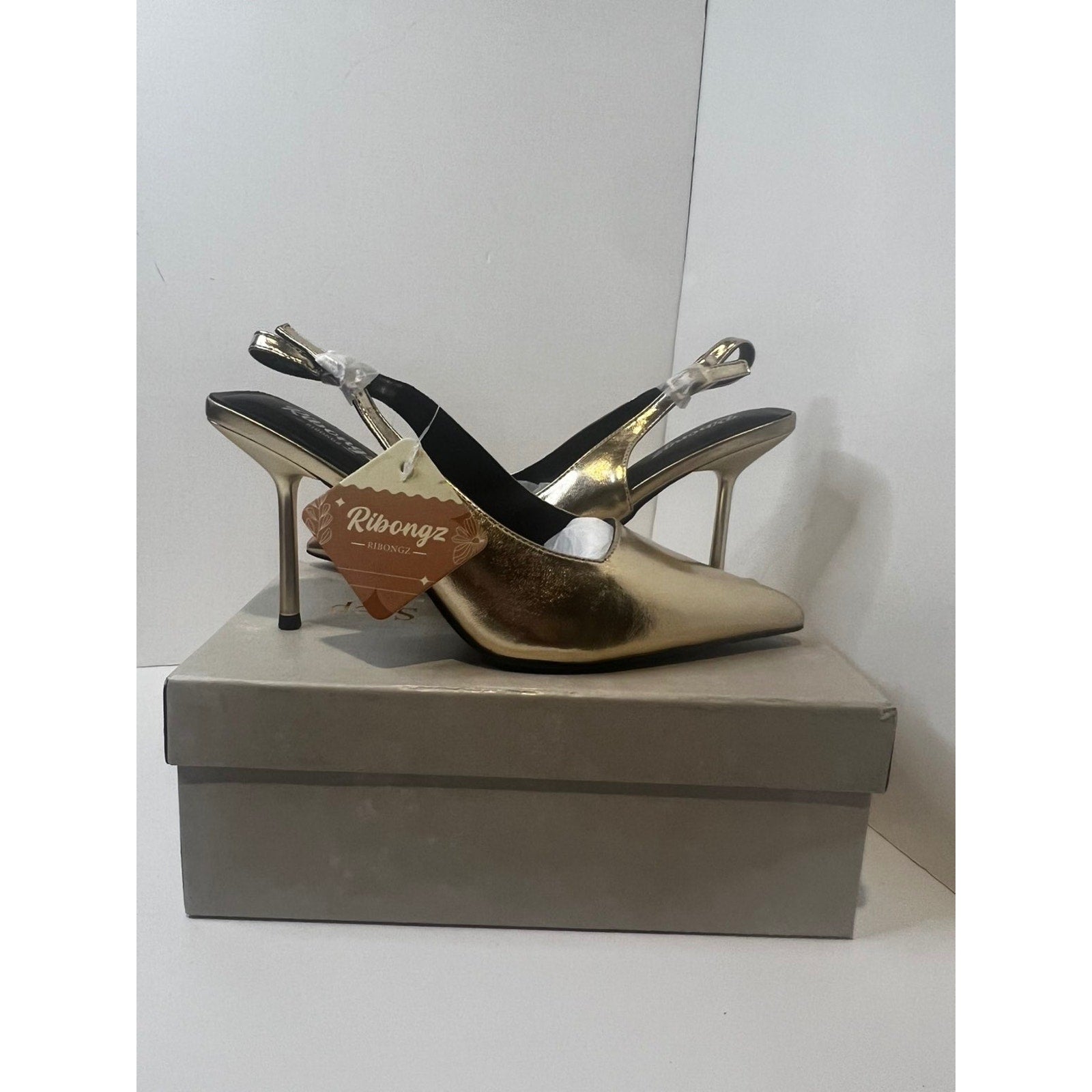 Size 8 Women- Ribong high heels