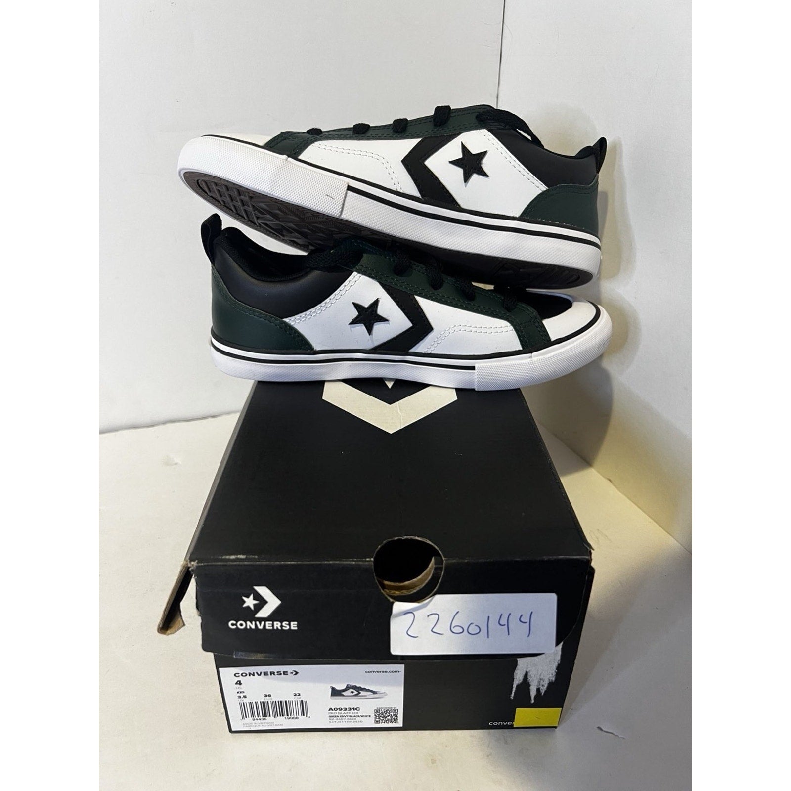 Size 4y - Converse pro blaze green