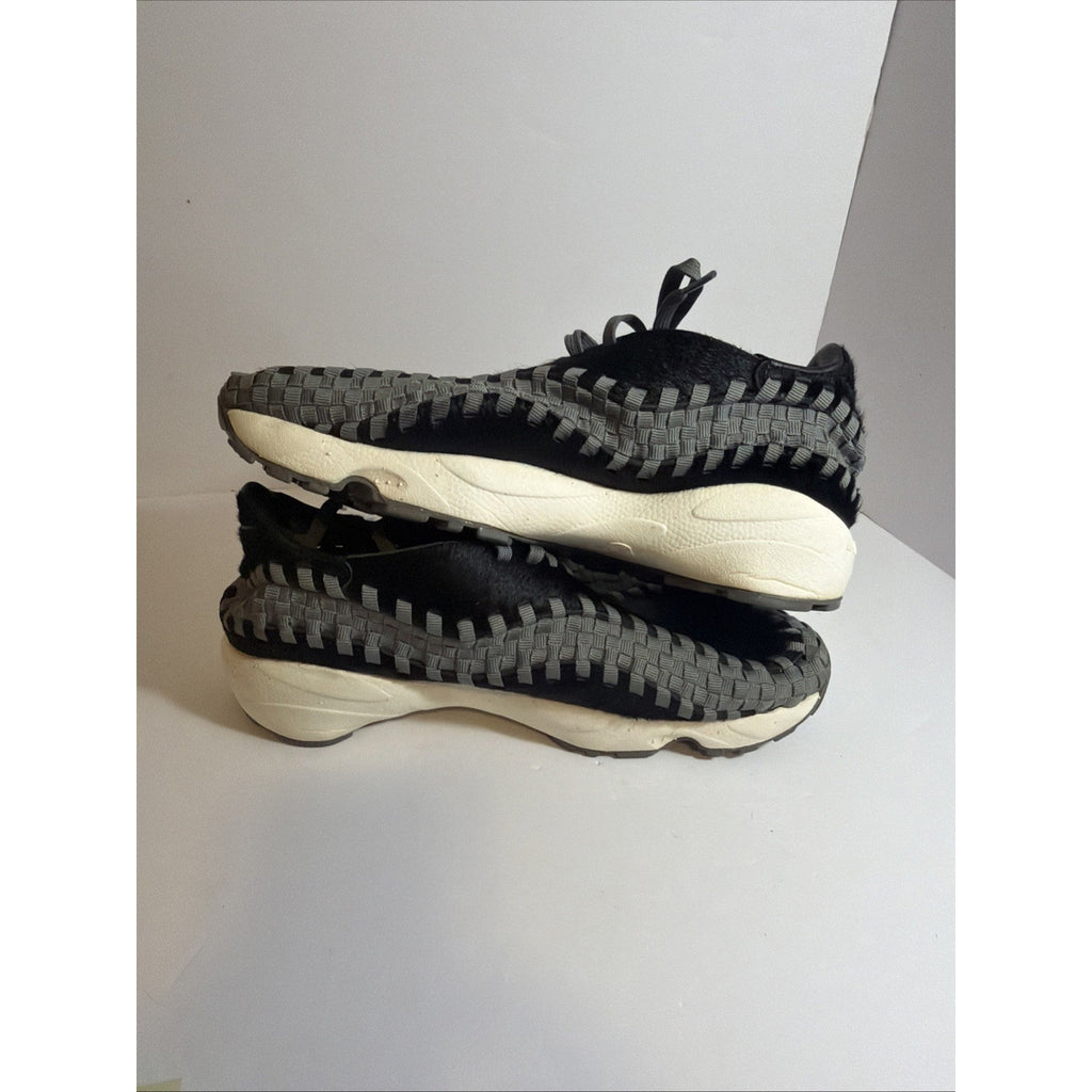 Size 10 women - Nike Air Footscape Woven Black