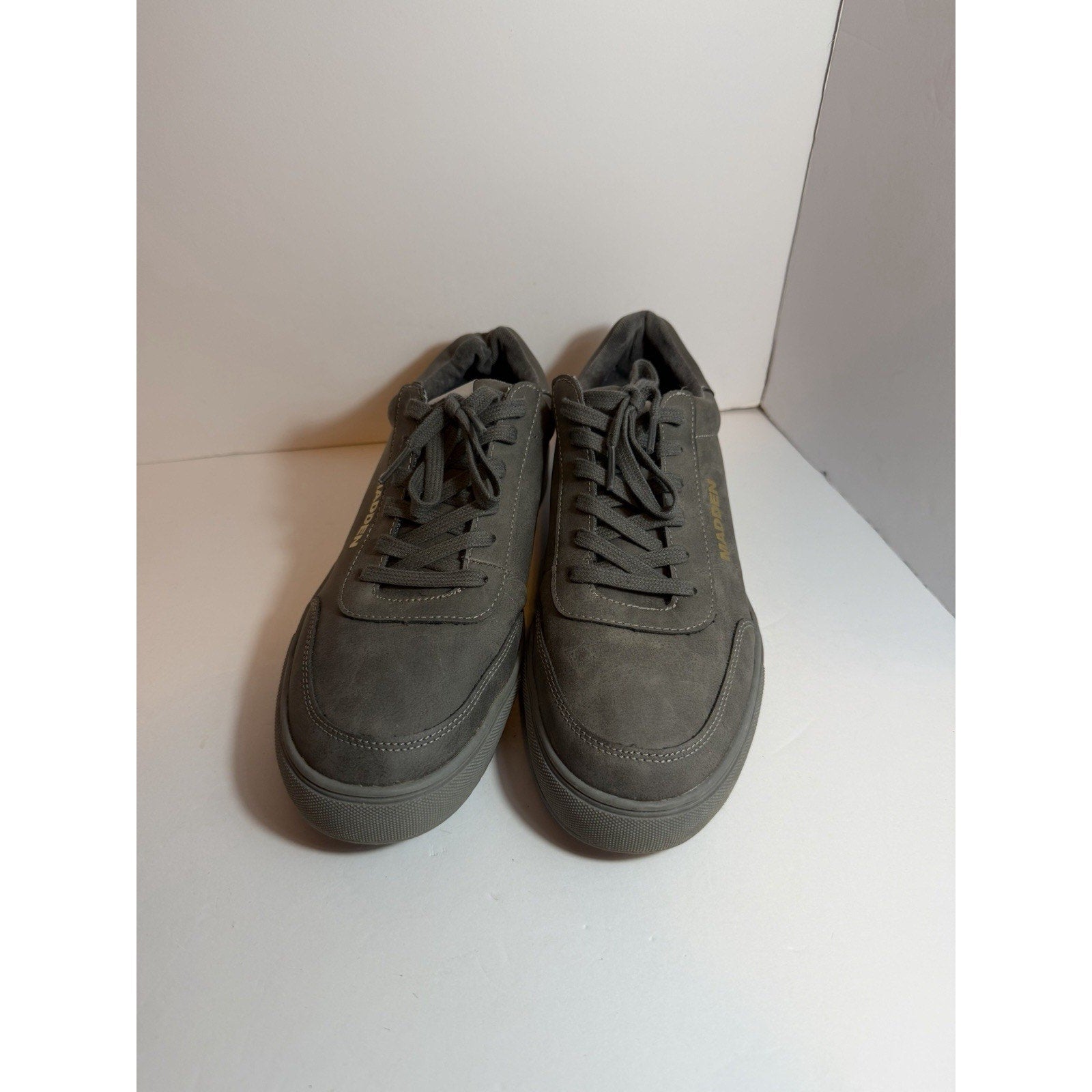 Size 9 - Steve Madden Sneakers