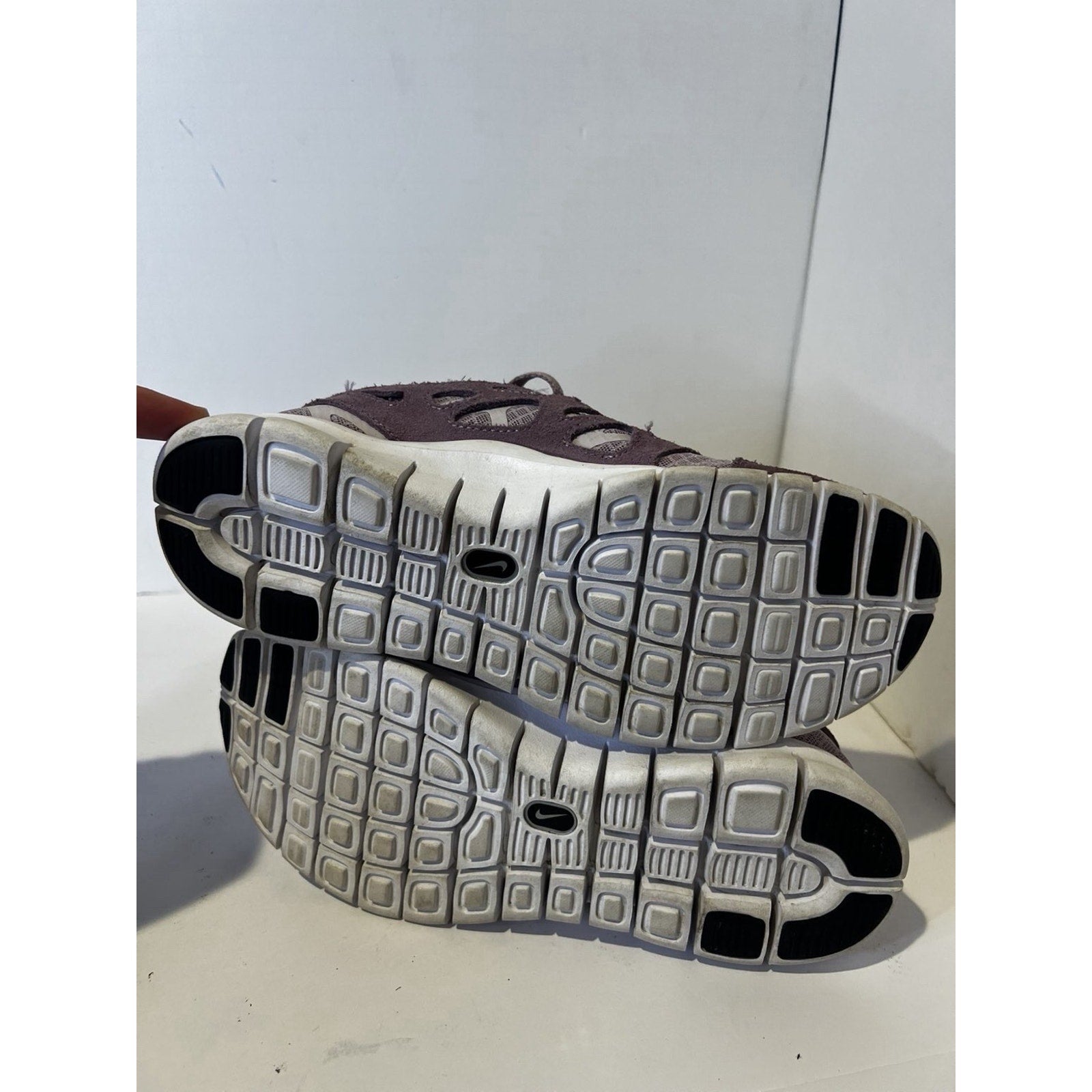 Size 8 Women - Nike Free Run