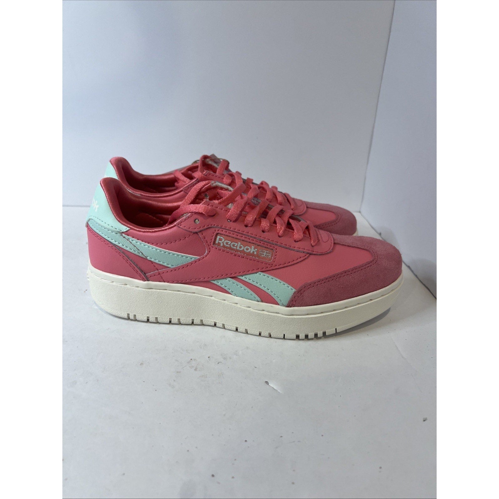 Size 5.5y - Reebok Campio Pink Low Top