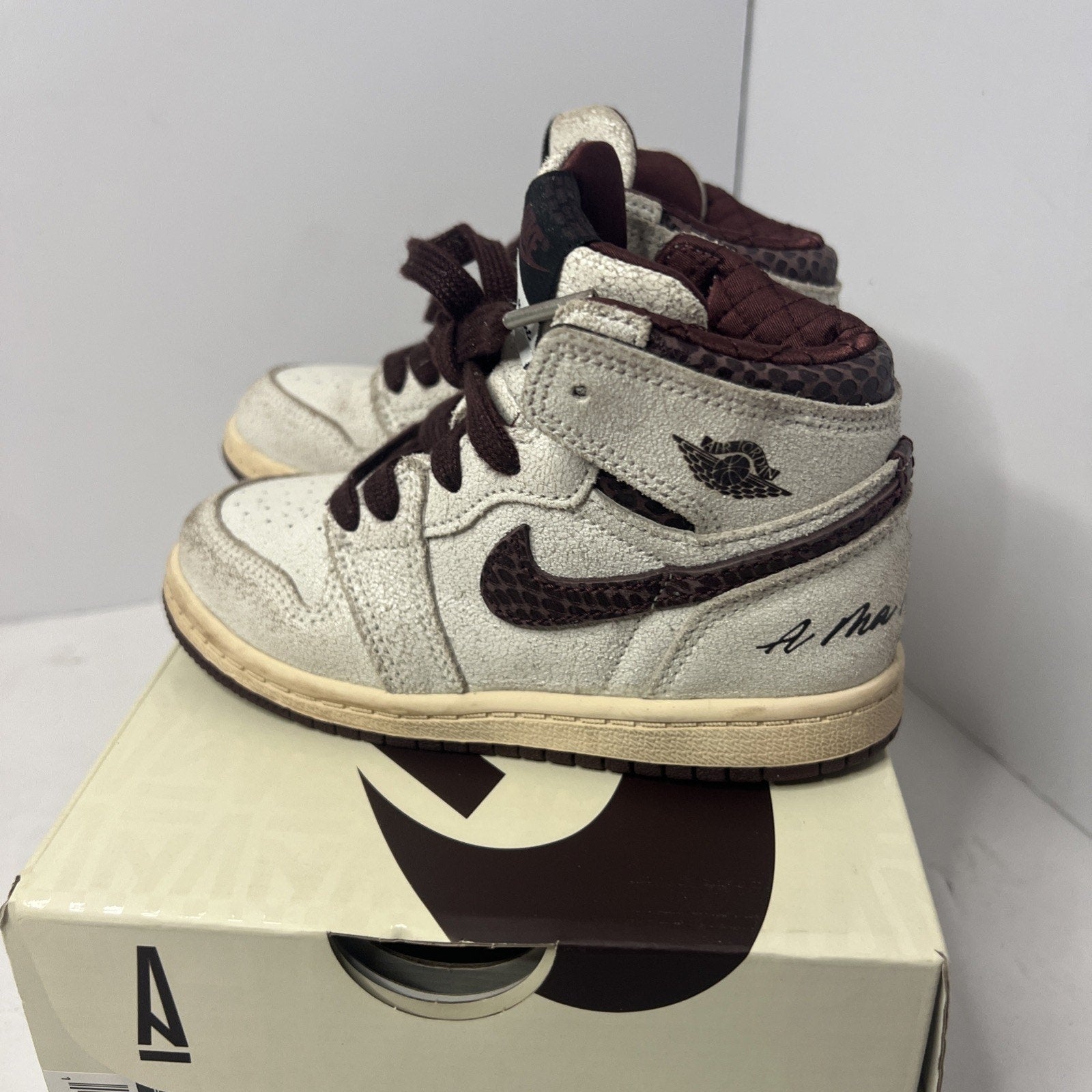Size 9c - Jordan 1 A Ma Maniere