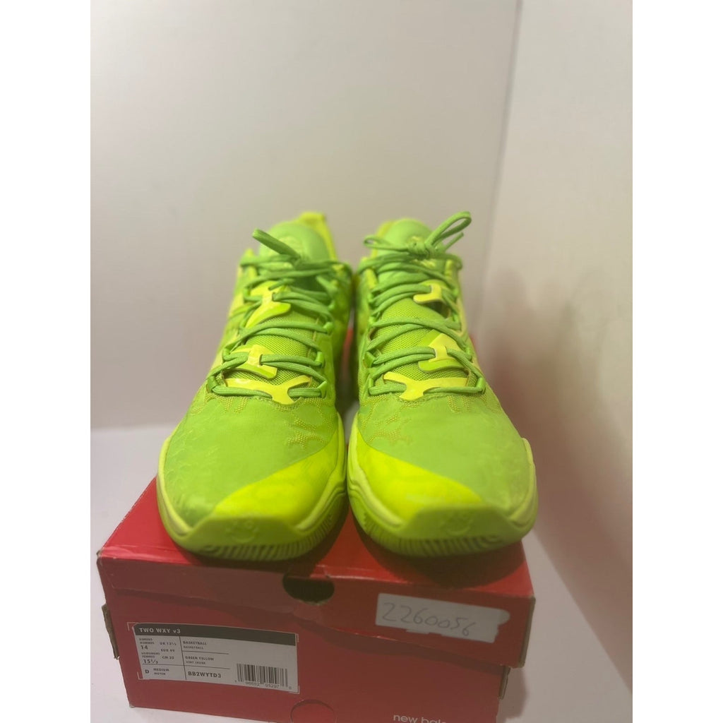 Size 14 - New Balance Two WXY V3 Pixel Green