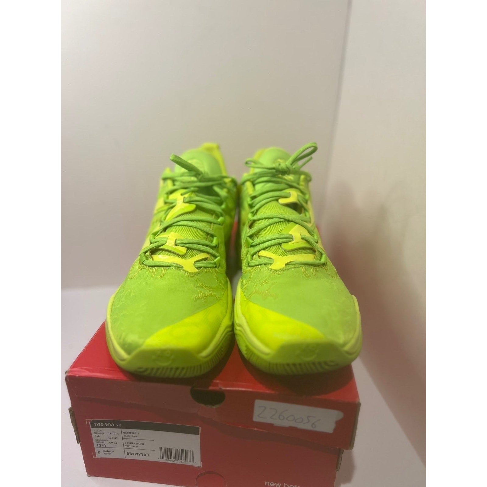 Size 14 - New Balance Two WXY V3 Pixel Green