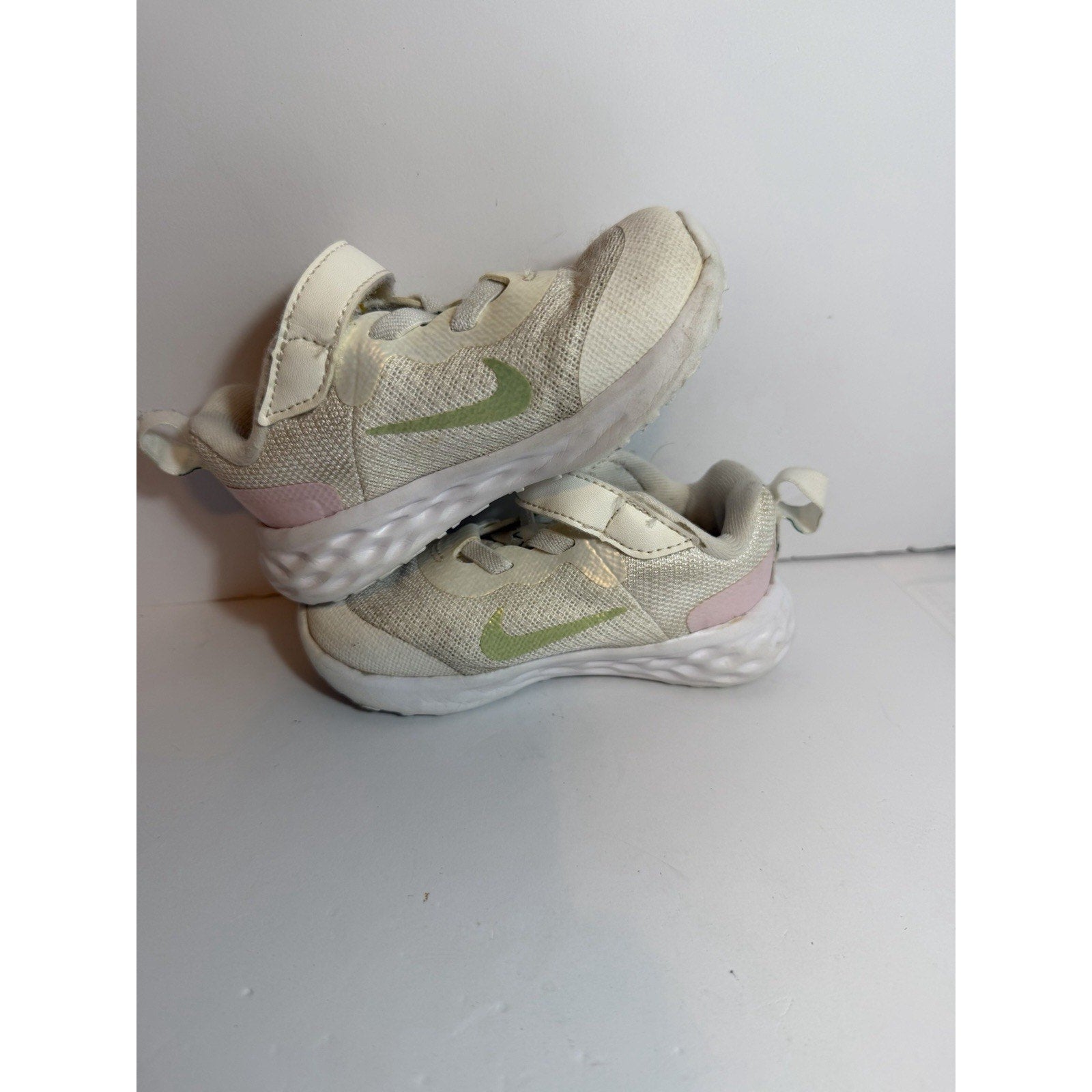 Size 6c -Nike revolution 6 next natare