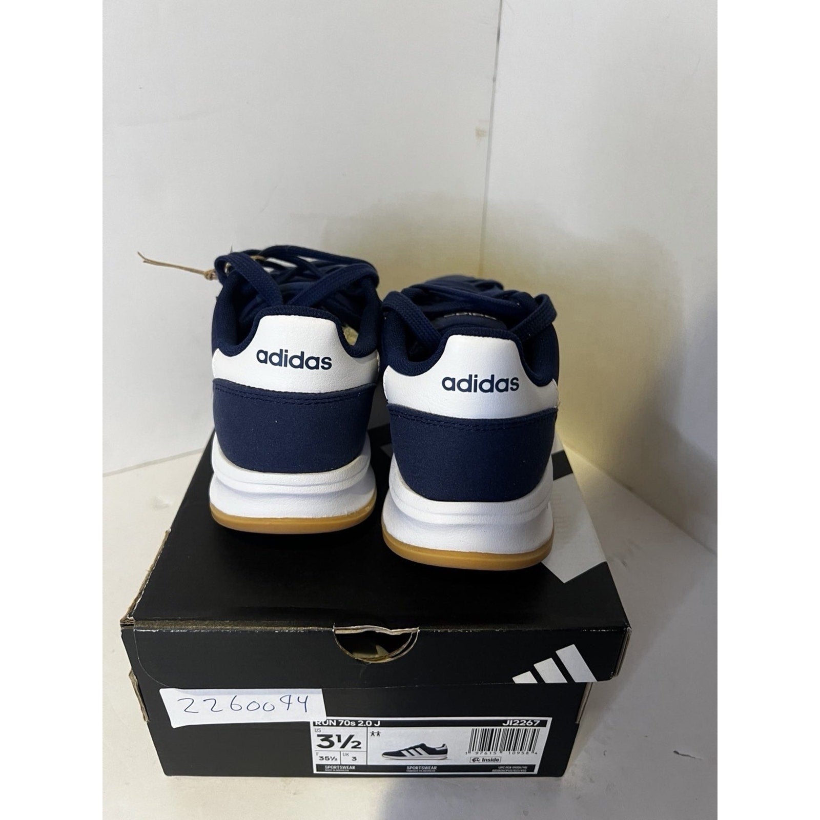 Size 3.5y - Adidas Run 70s 2.0