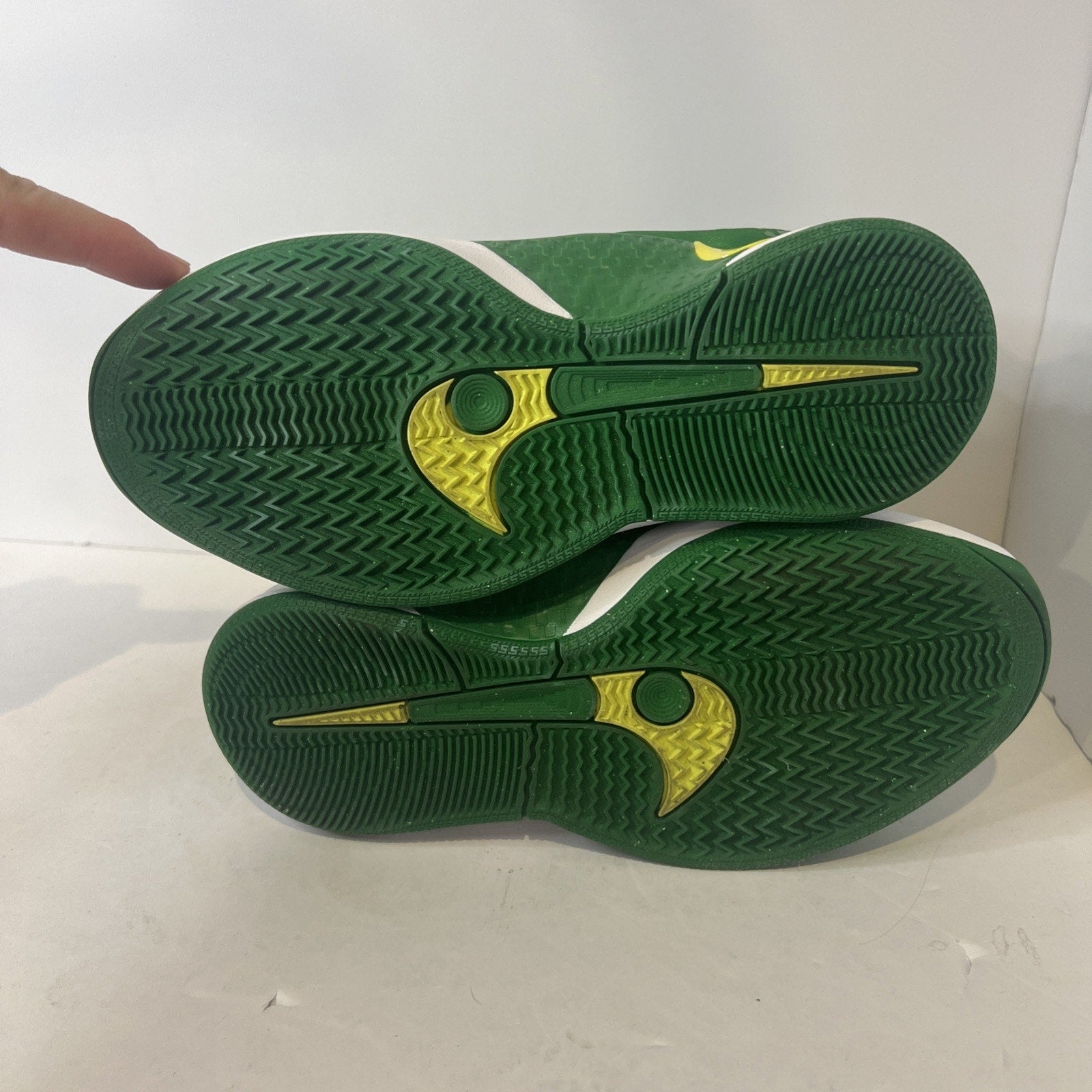 Size 5.5y - Nike Sabrina 2 Oregon