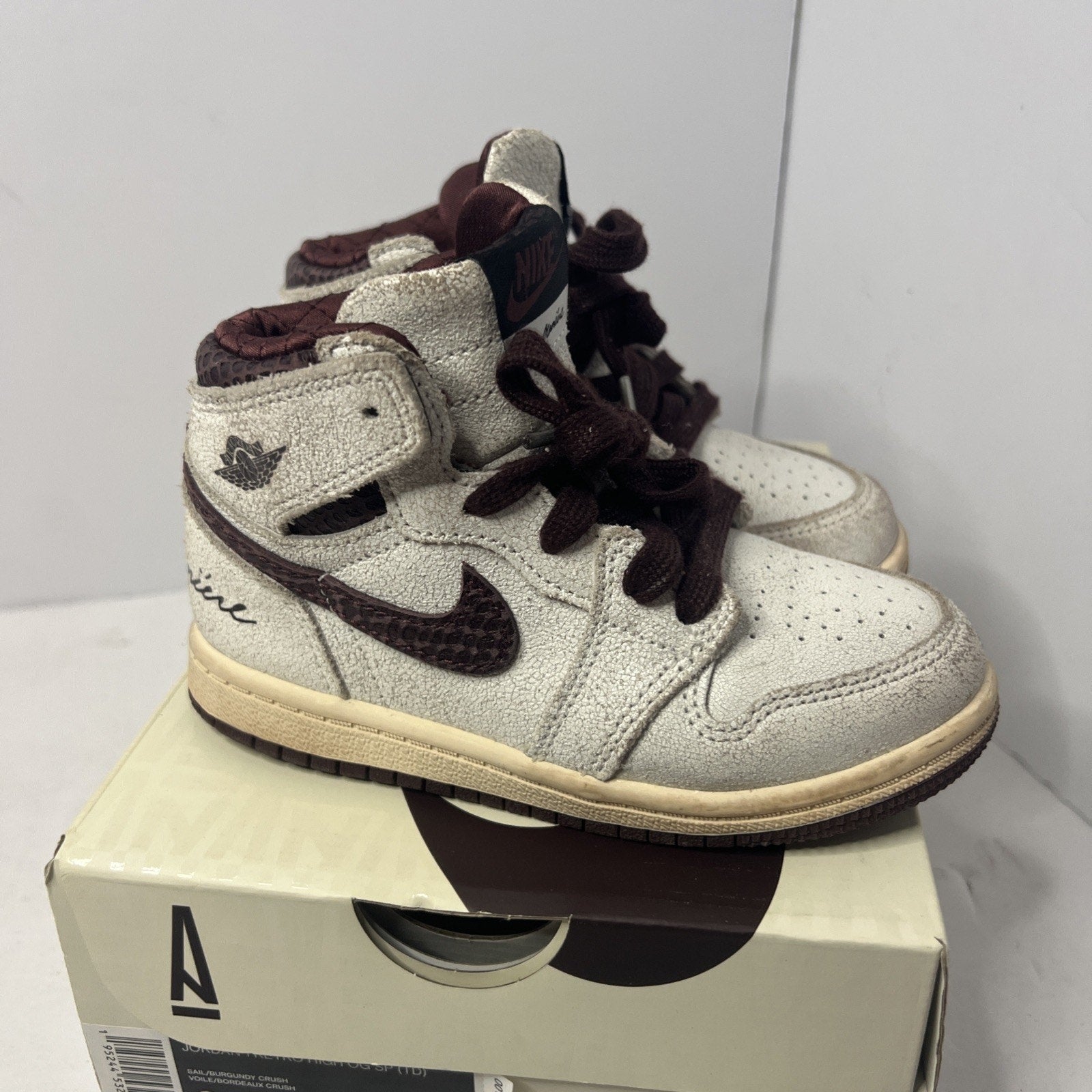 Size 9c - Jordan 1 A Ma Maniere