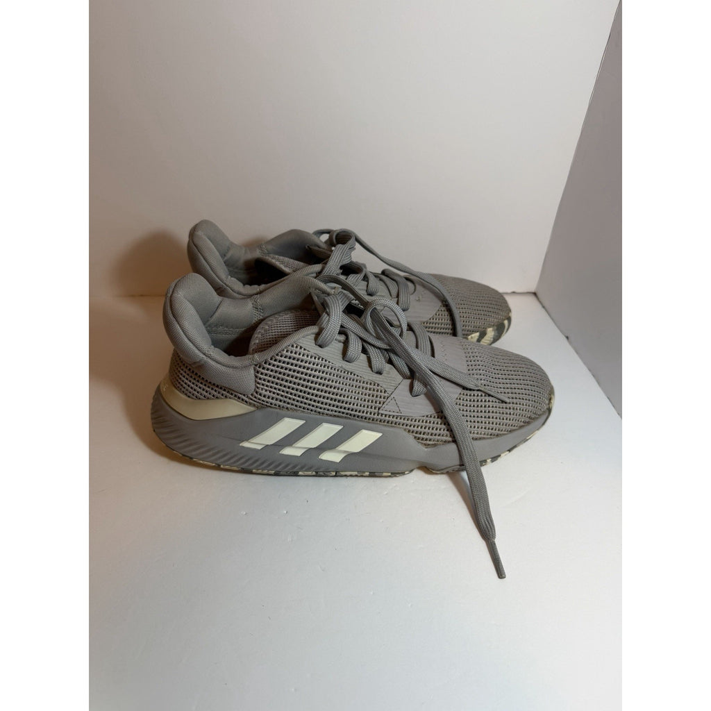 Size 9 - adidas pro bounce 2019 low grey