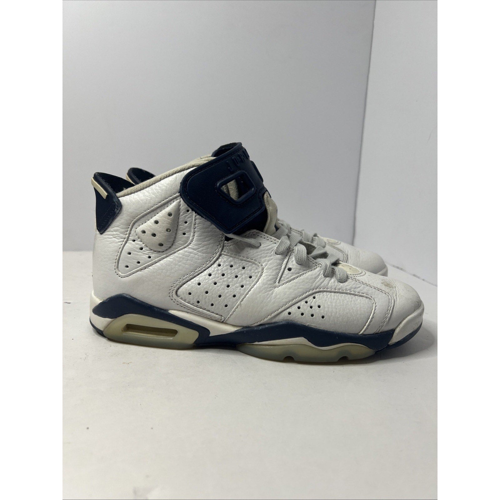 Size 5.5y - Jordan 6 Midnight Navy