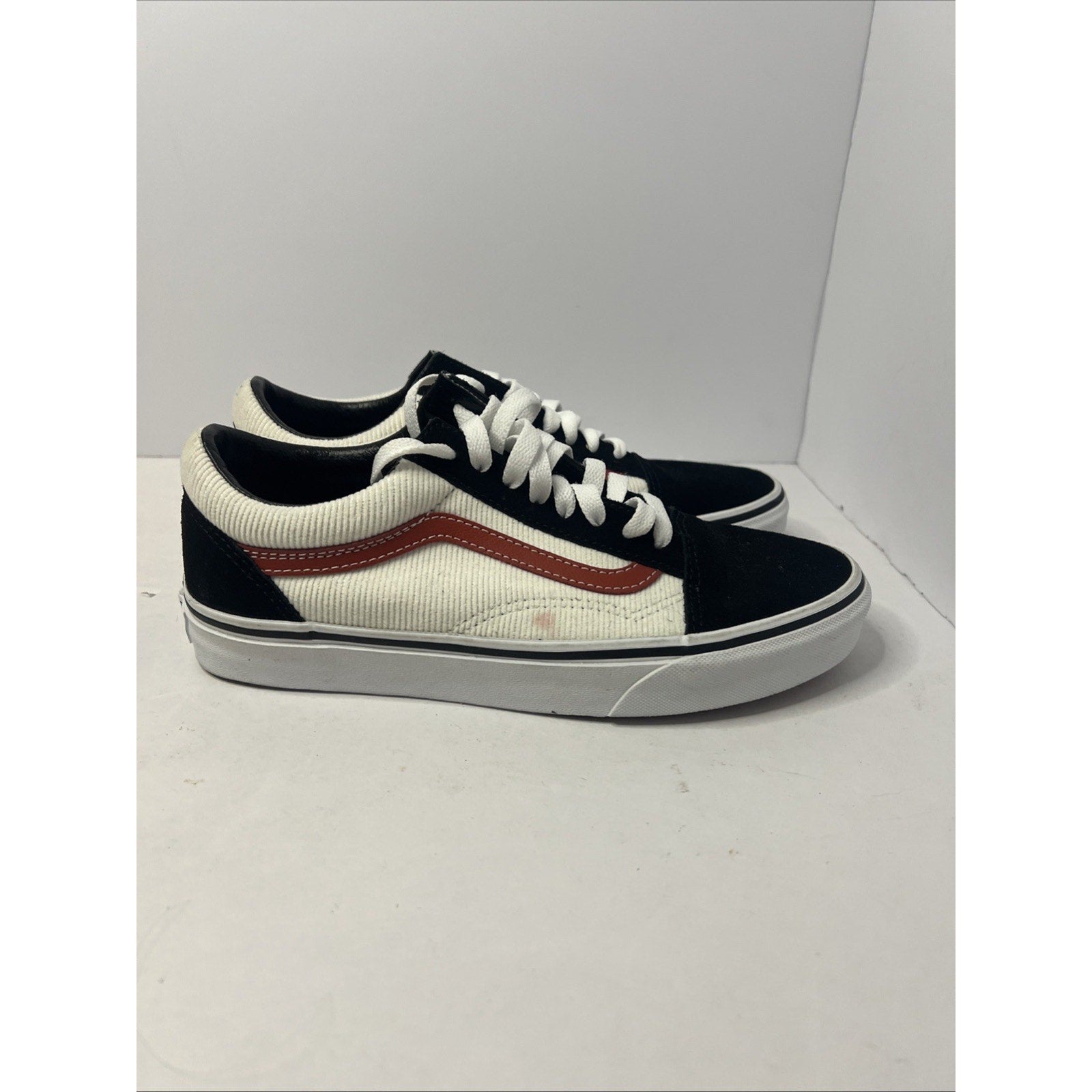 Size 6.5y - Vans White And Black Low