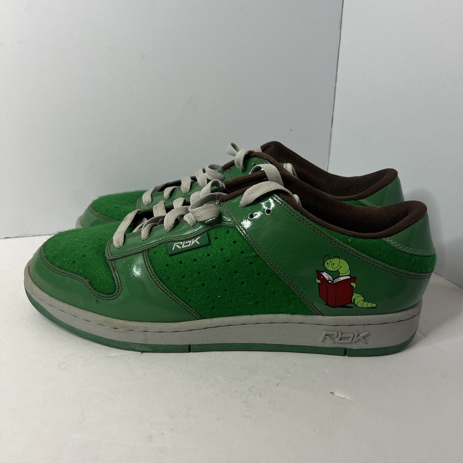 Size 13 - Reebok Bookworm