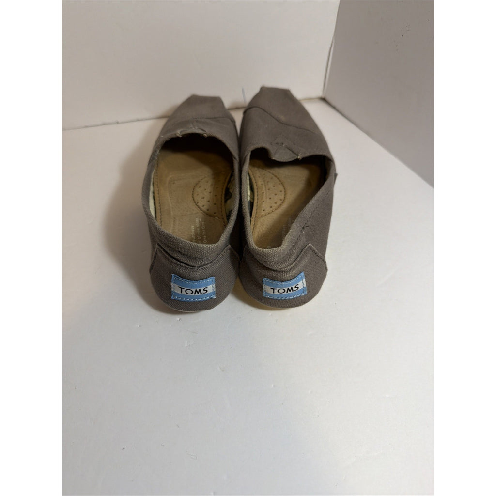 Size 6 Women’s - Toms
