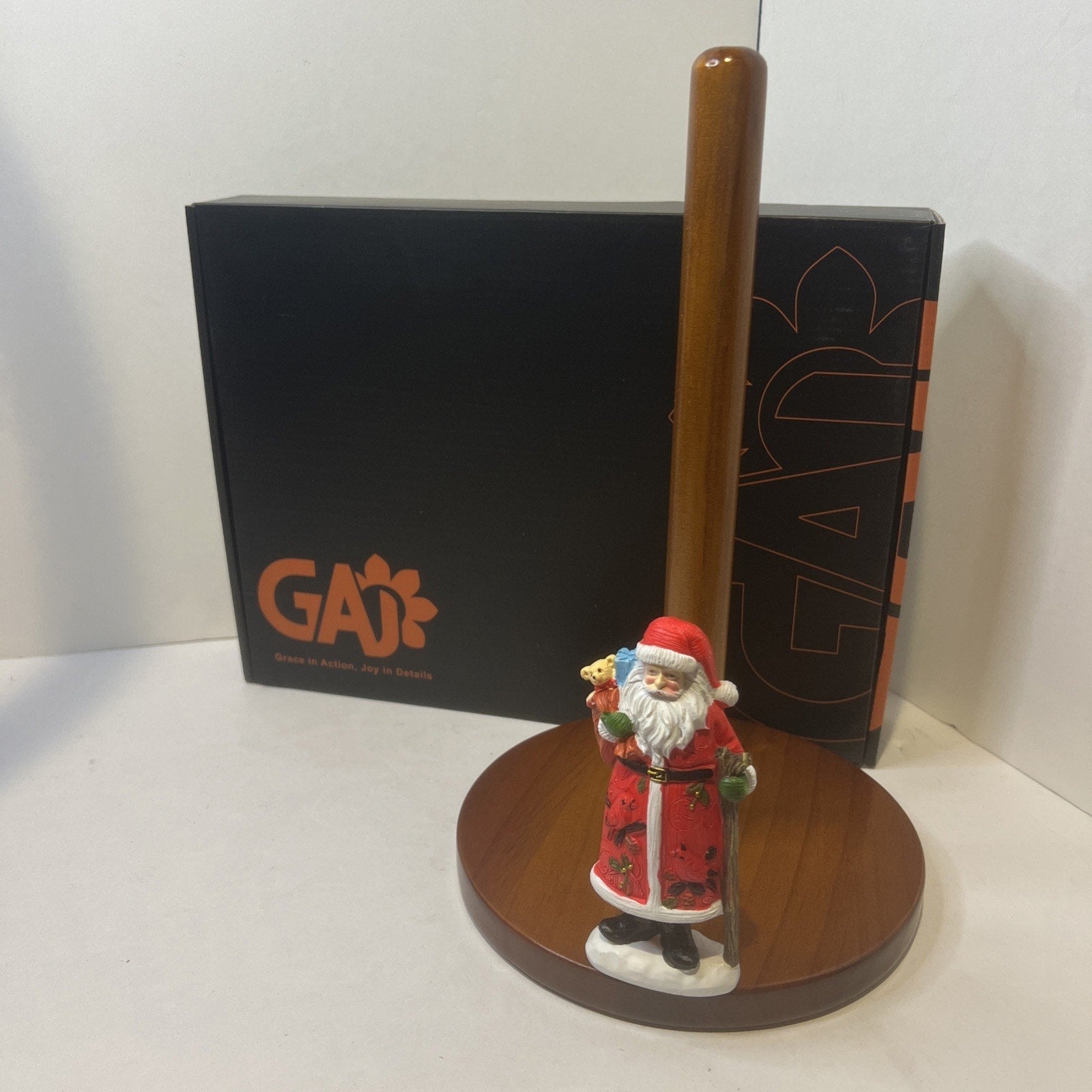Christmas Paper Towel Holder With Santa GAJ Brand New