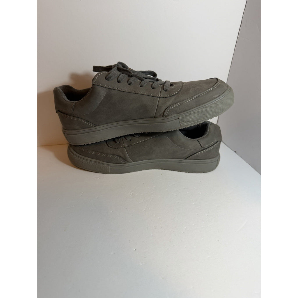 Size 9 - Steve Madden Sneakers