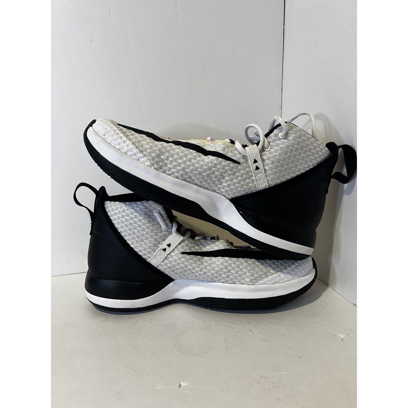 Size 13 M-Nike Zoom Rize