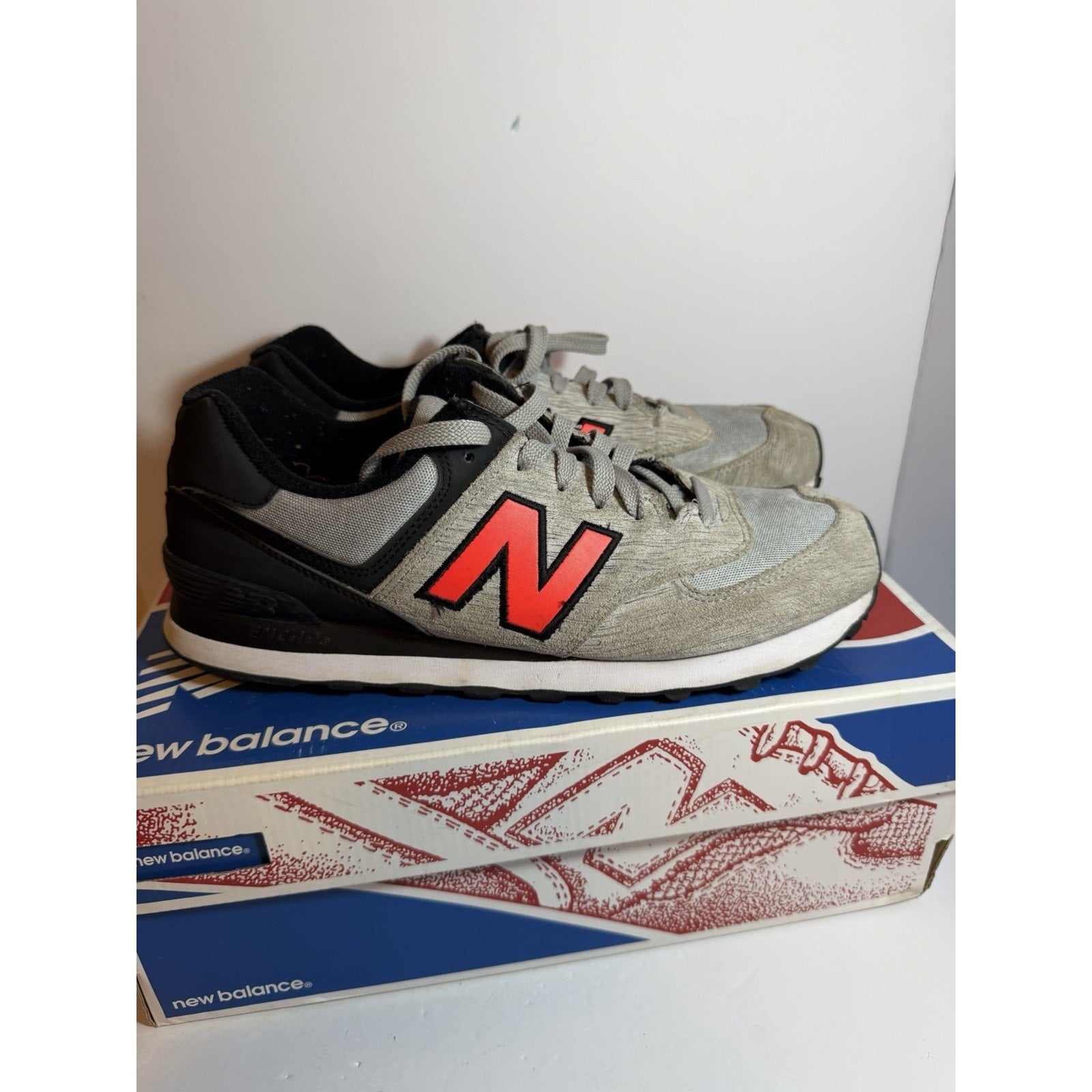 Size 10 - New Balance 574