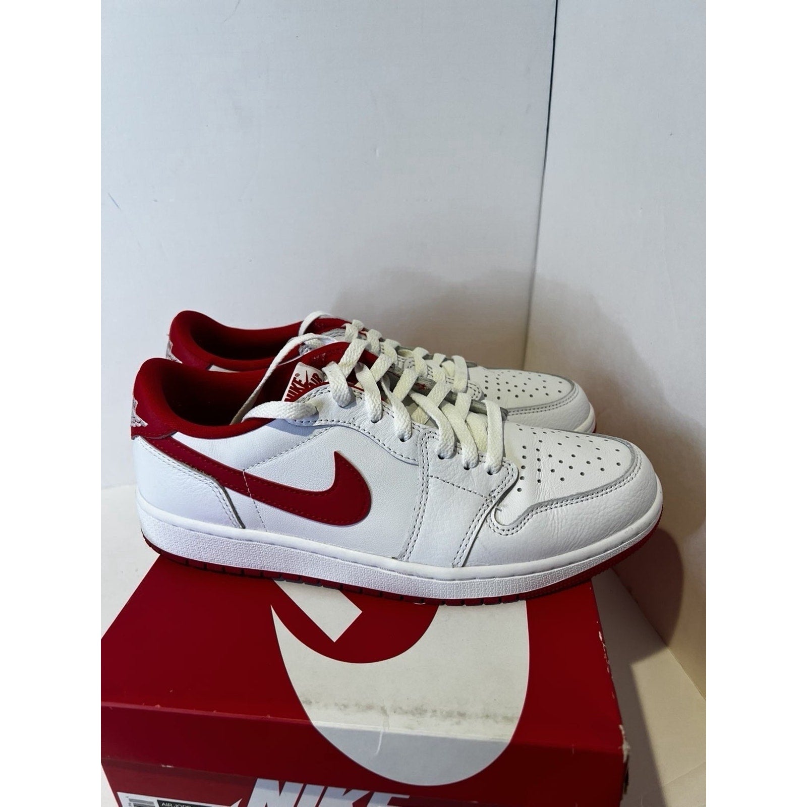 Size 9 M-Nike Air Jordan 1