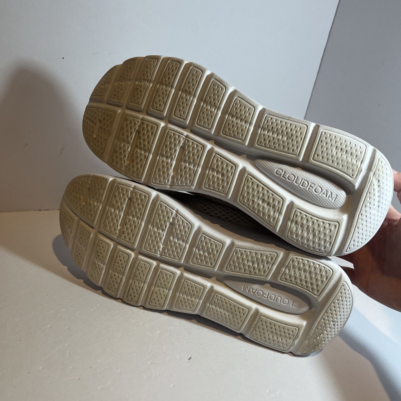 Size 9 - Adidas Cloudfoam Comfort White