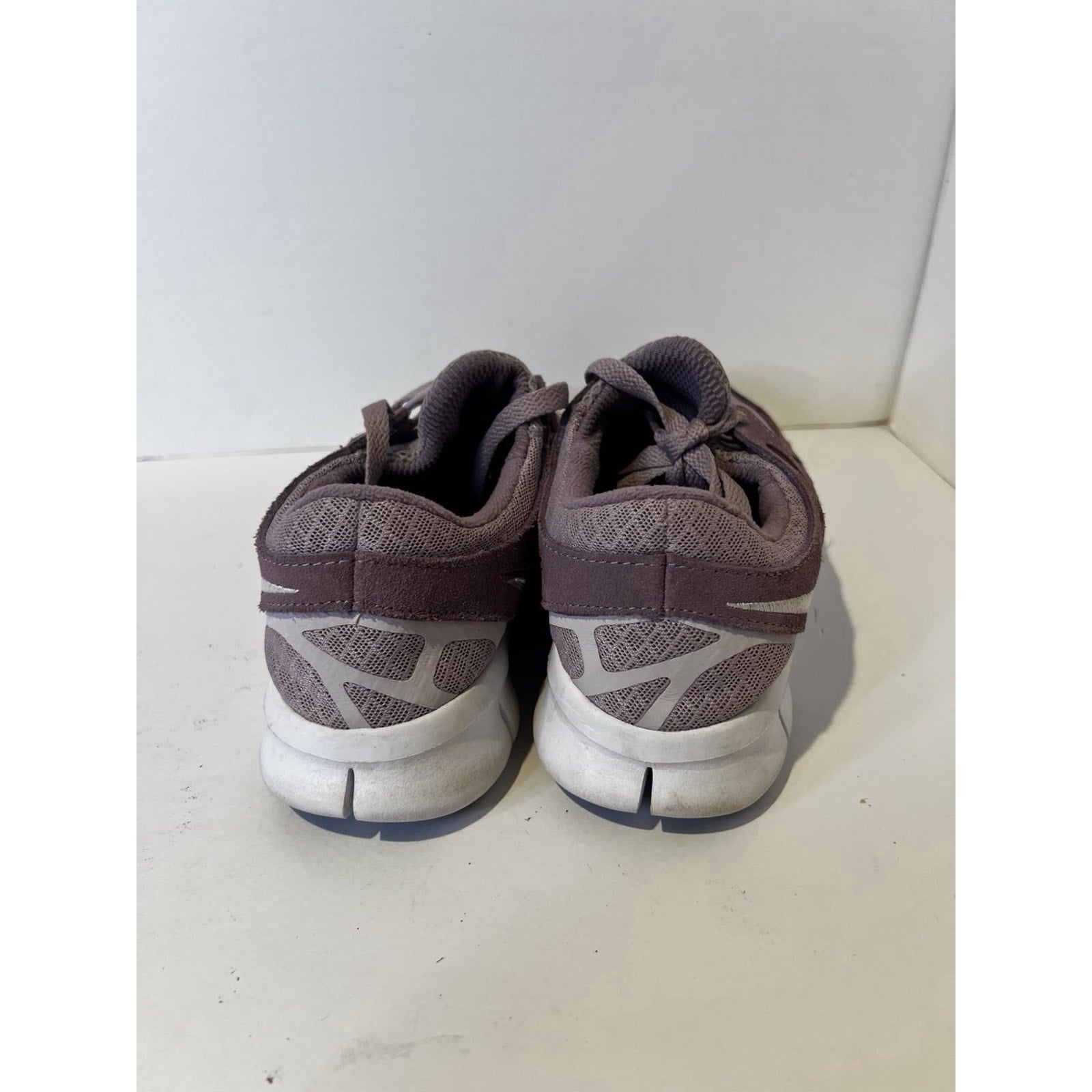 Size 8 Women - Nike Free Run