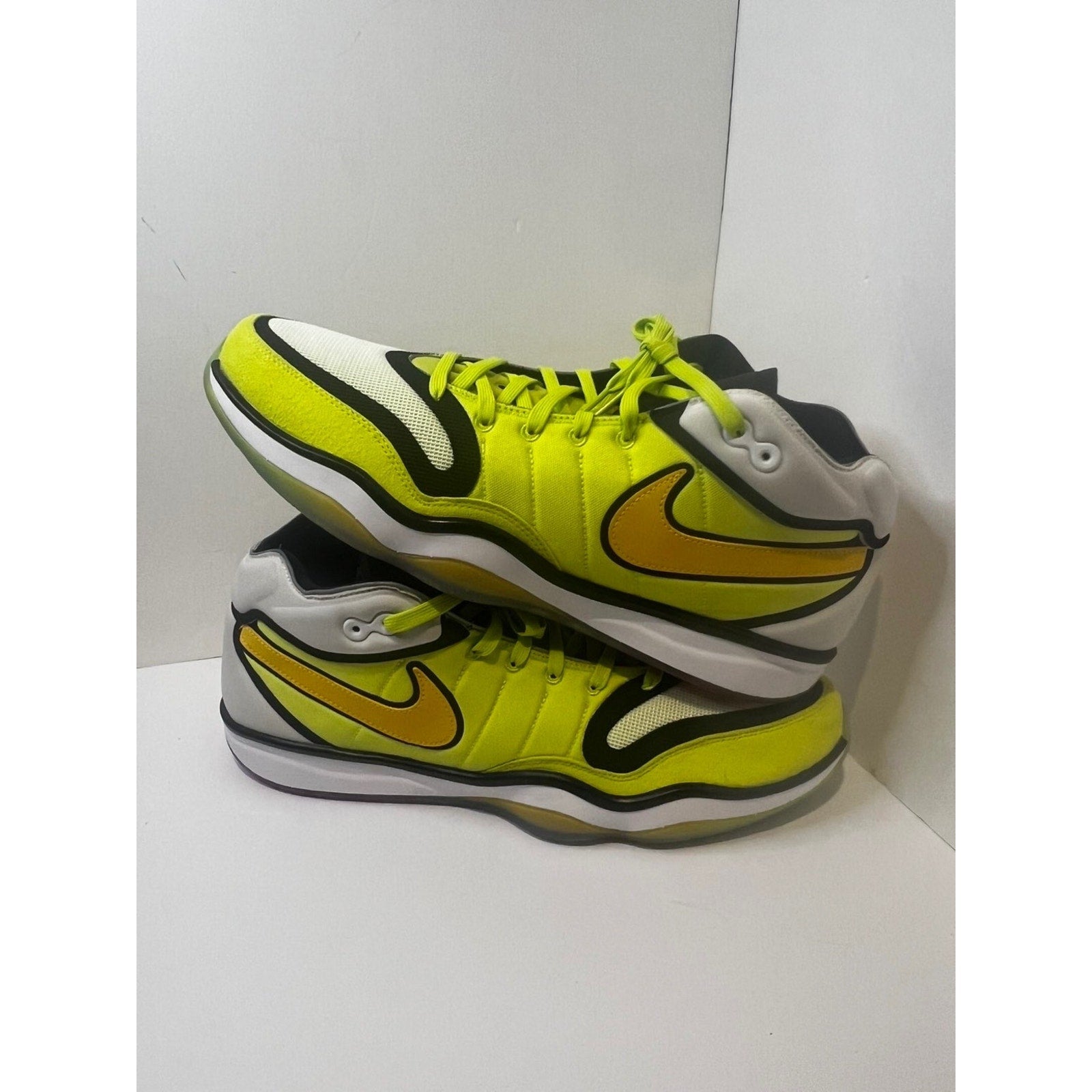 Size 16 - Nike gt zoom