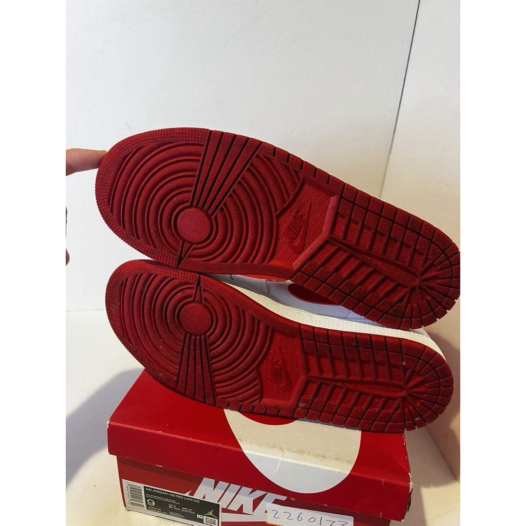 Size 9 M-Nike Air Jordan 1
