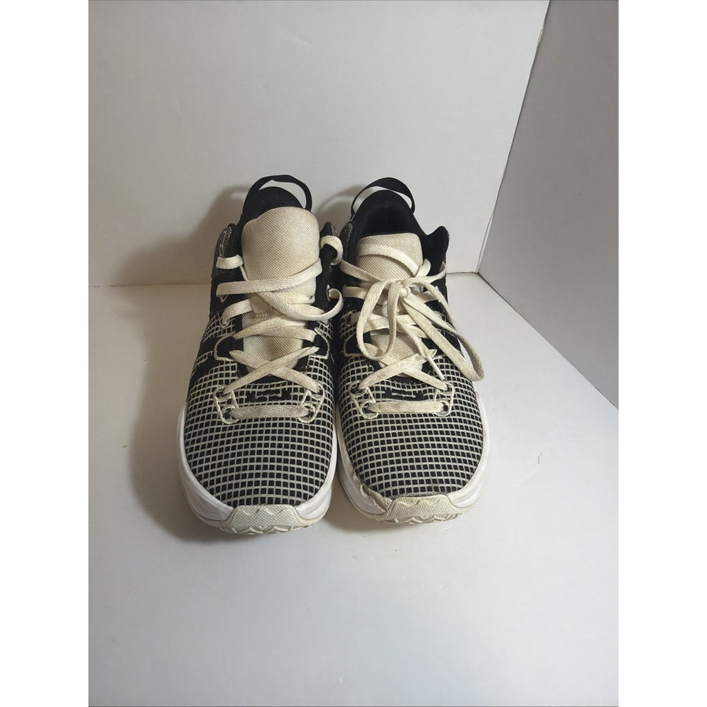 Size 8.5 - Nike LeBron Witness 7 White Black