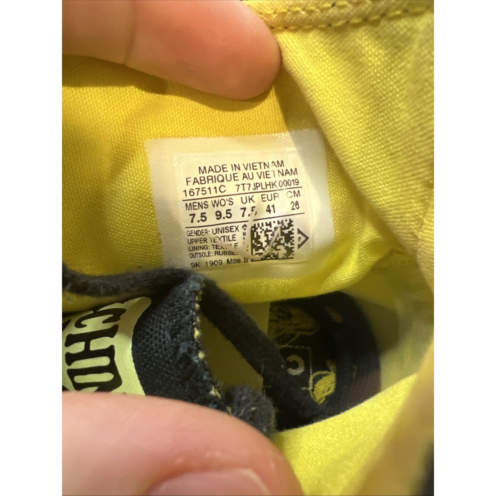 Size 7.5y - Chinatown Market Batman Converse
