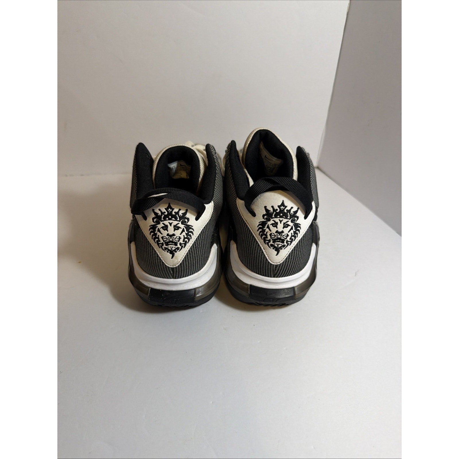 Size 8.5 - Nike LeBron Witness 7 White Black