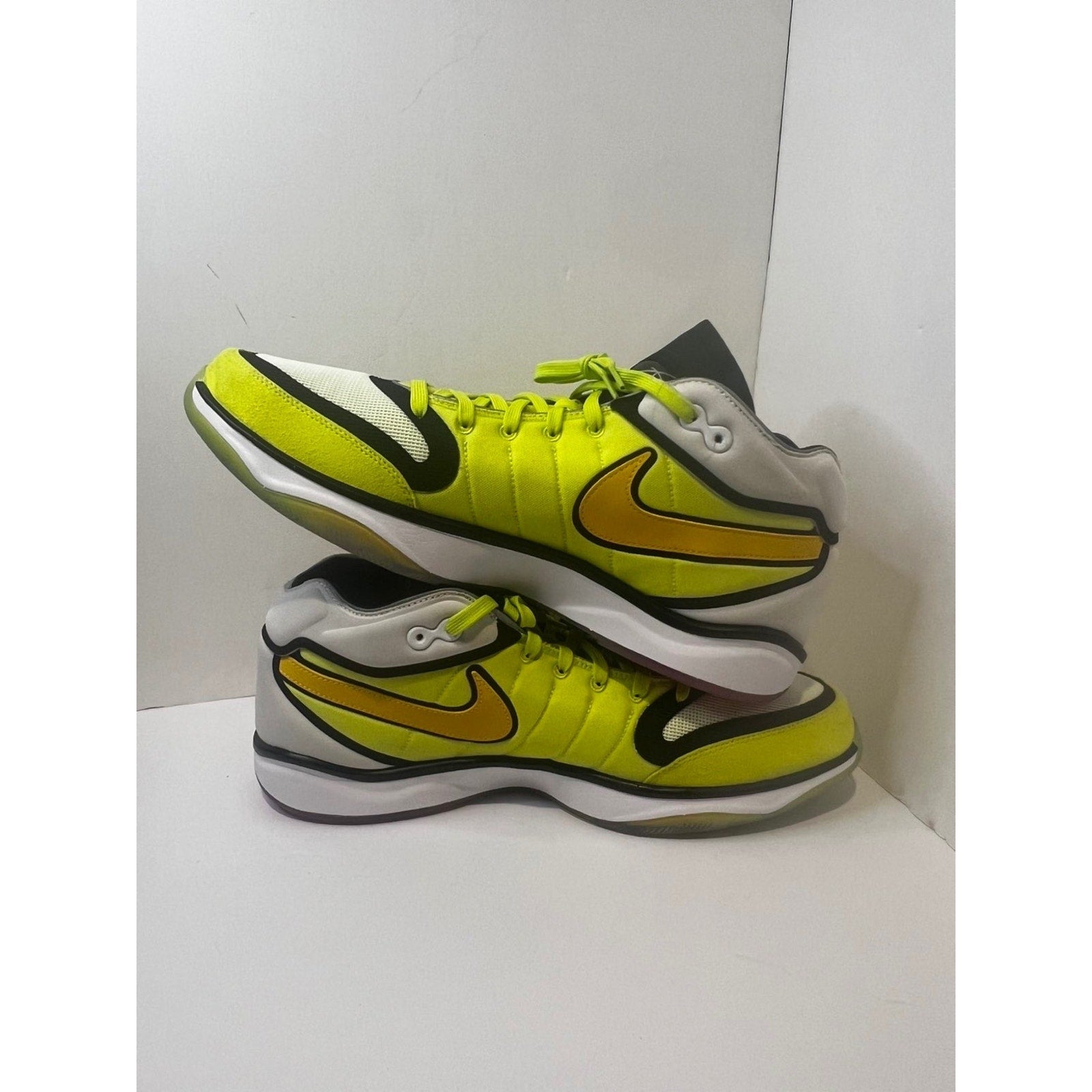 Size 16 - Nike gt zoom