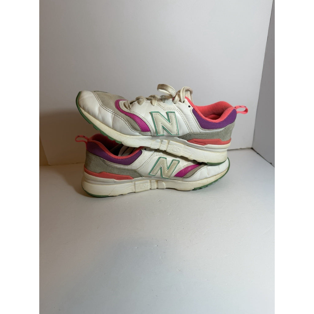 size 9 womens - new balance