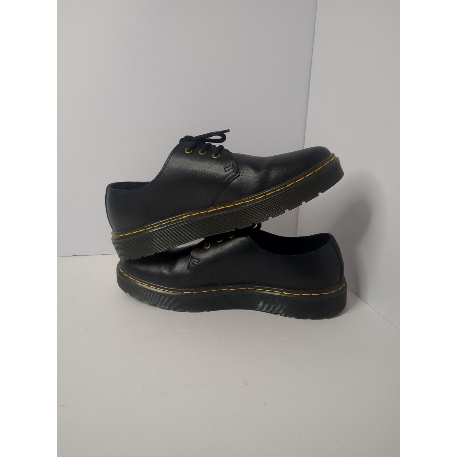 Size 7- Doc Martin Air Wait Low