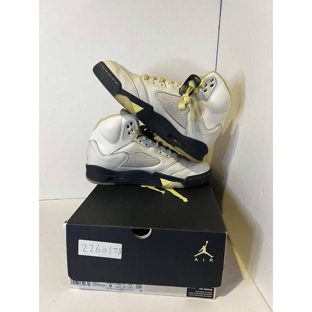 Size 9 Women - Nike Air Jordan 5