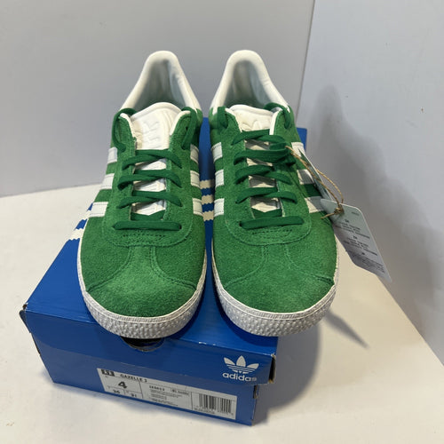 Size 4y - Adidas Gazelle
