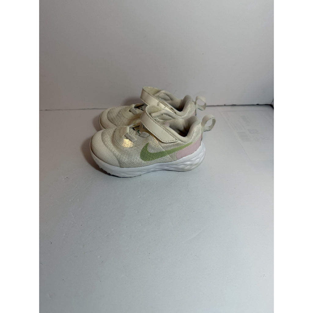 Size 6c -Nike revolution 6 next natare