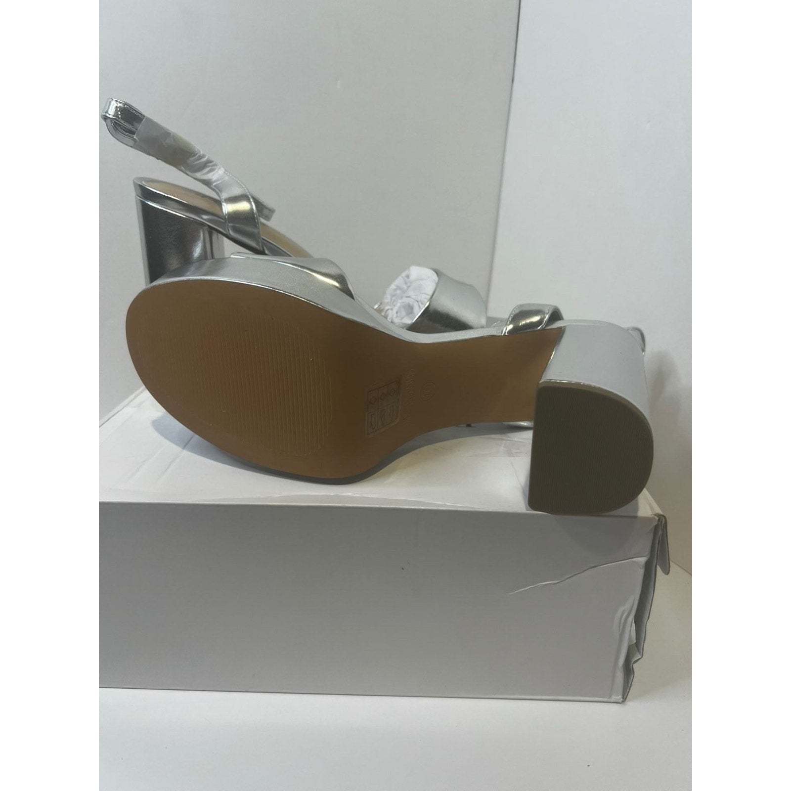 Size 10 Women's - Silver high heels