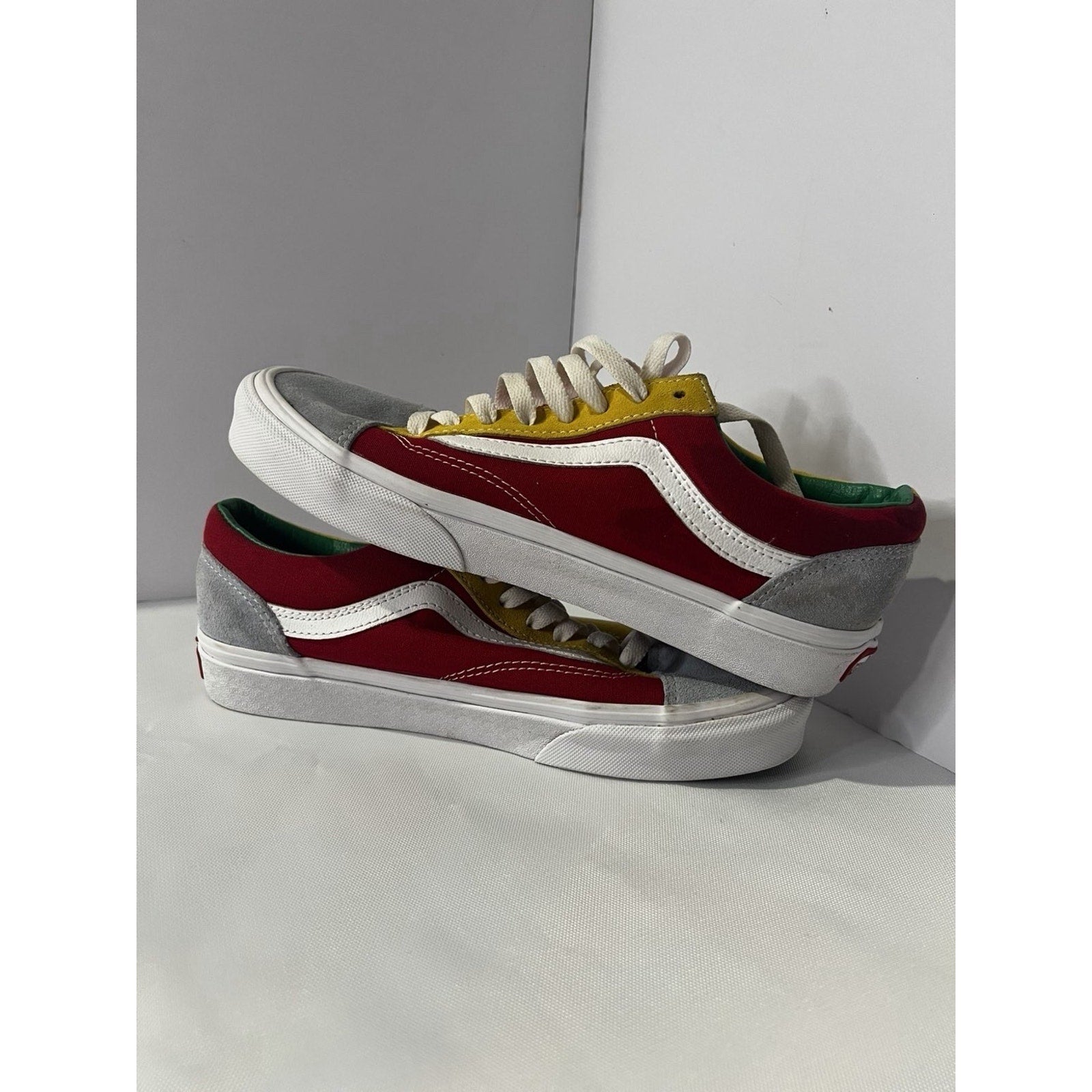 Size 6.5y- Vans Old Skool Yacht Club
