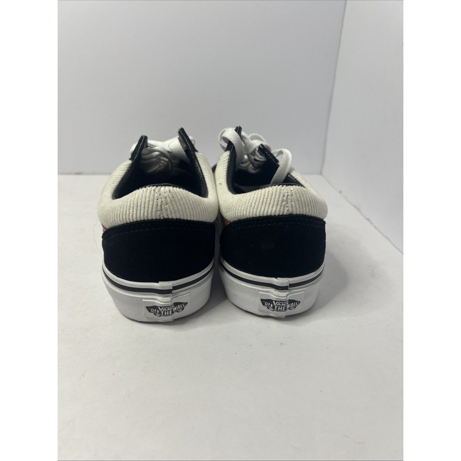Size 6.5y - Vans White And Black Low