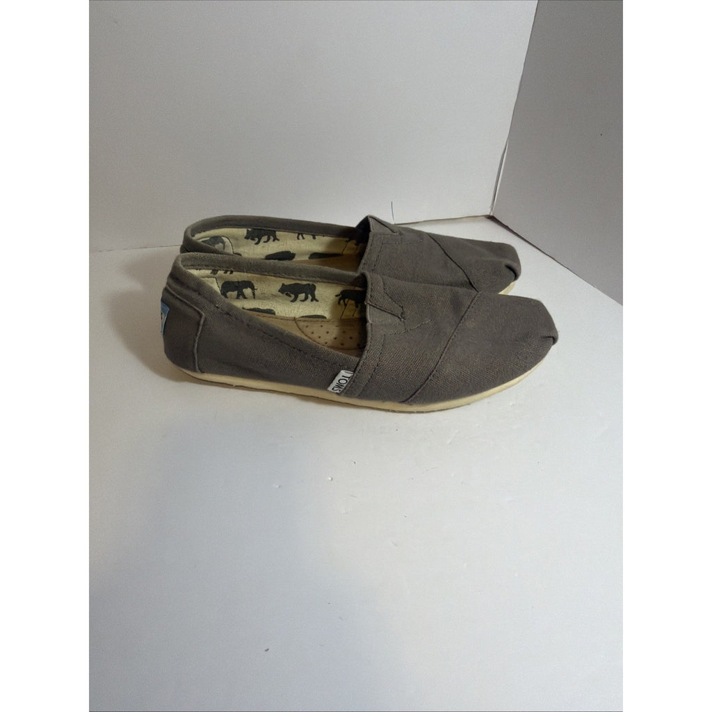 Size 6 Women’s - Toms
