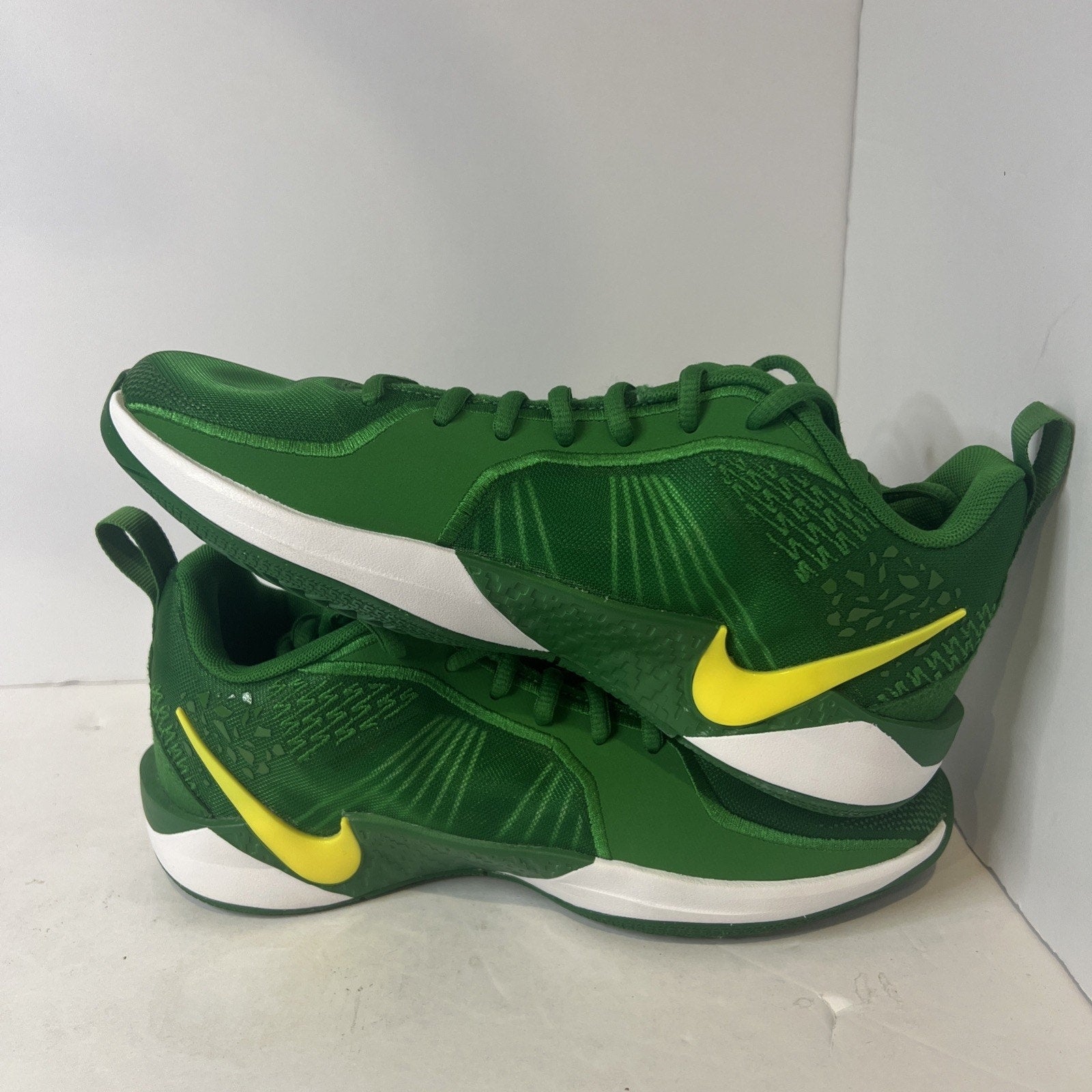 Size 5.5y - Nike Sabrina 2 Oregon