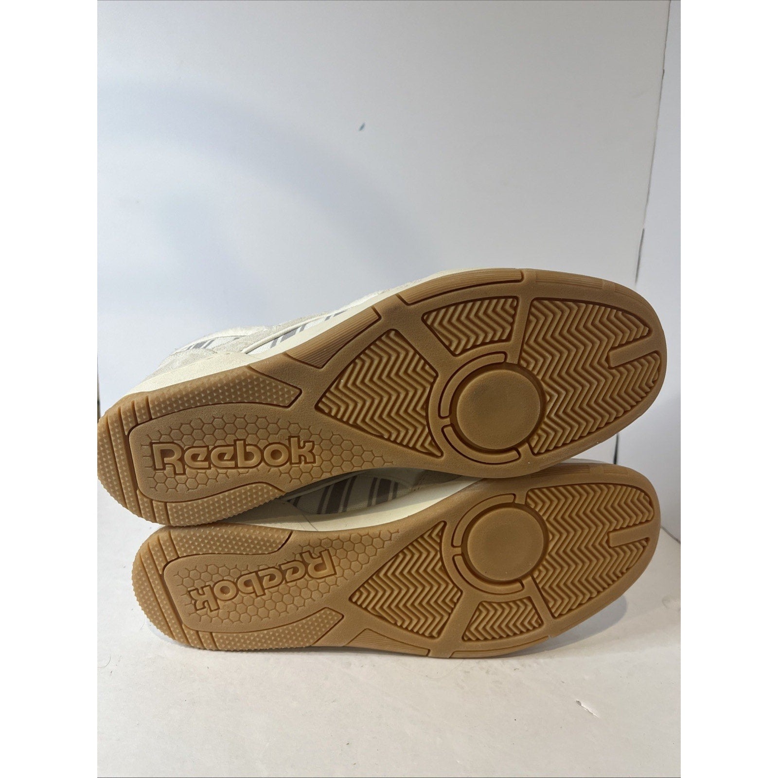 Size 10 - Sports Illustrated Reebok Lift As You Rise