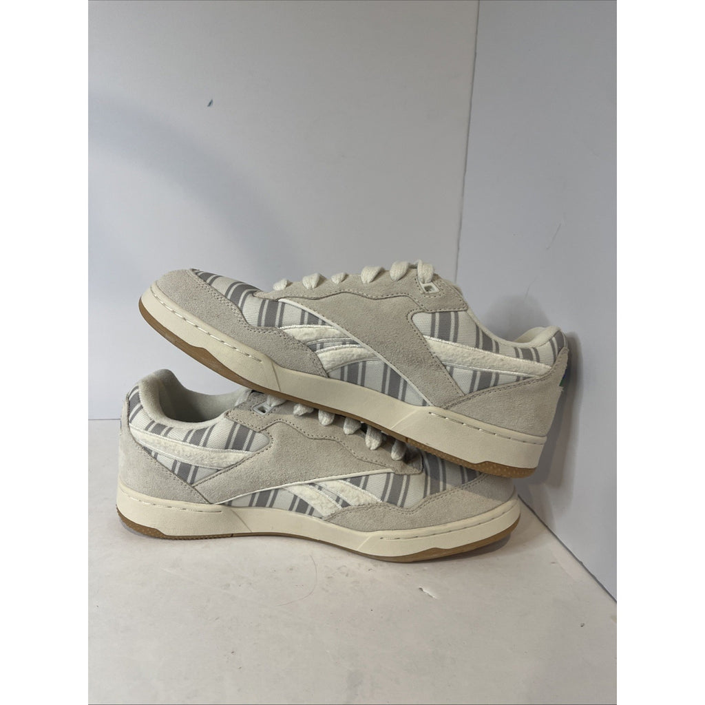 Size 10 - Sports Illustrated Reebok Lift As You Rise