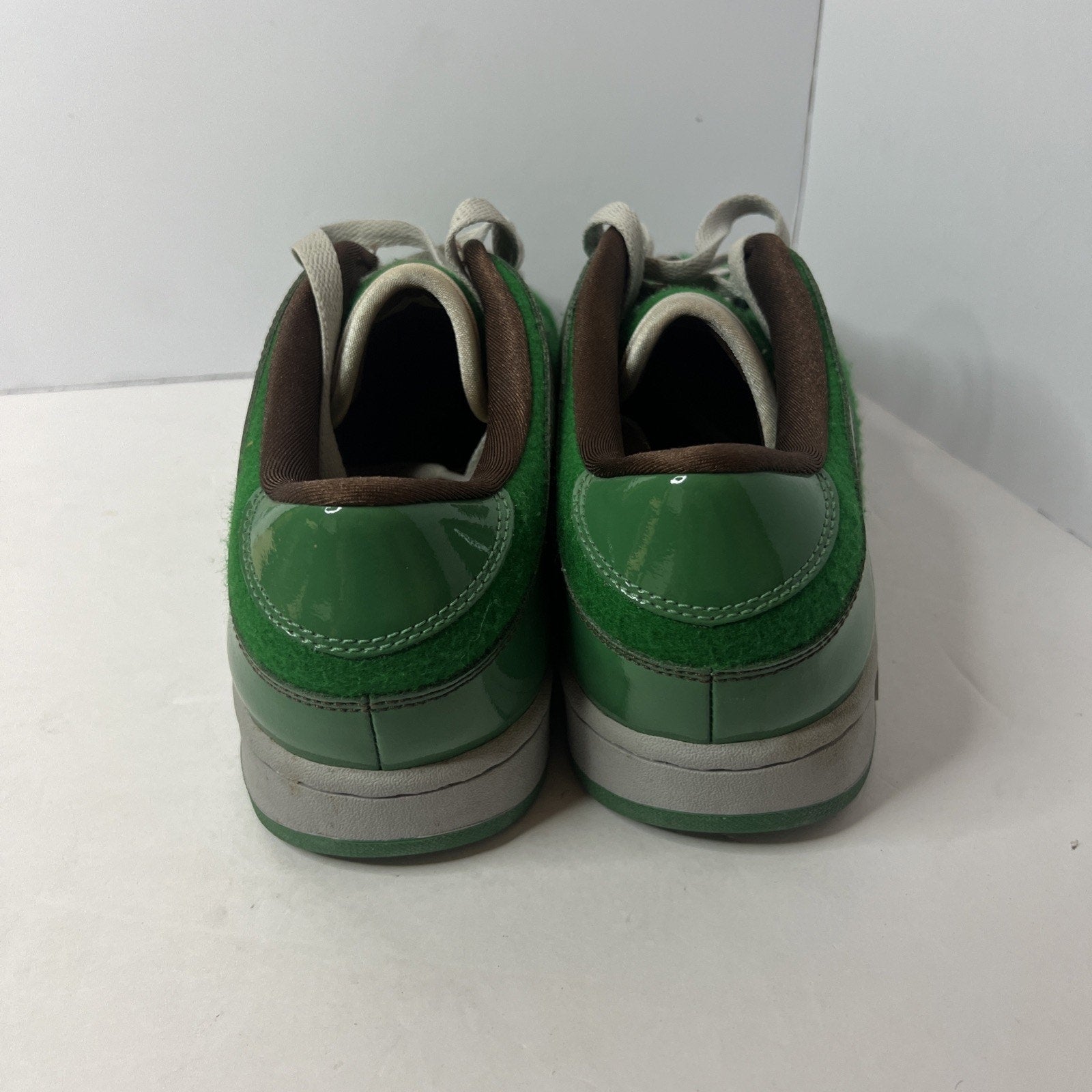 Size 13 - Reebok Bookworm