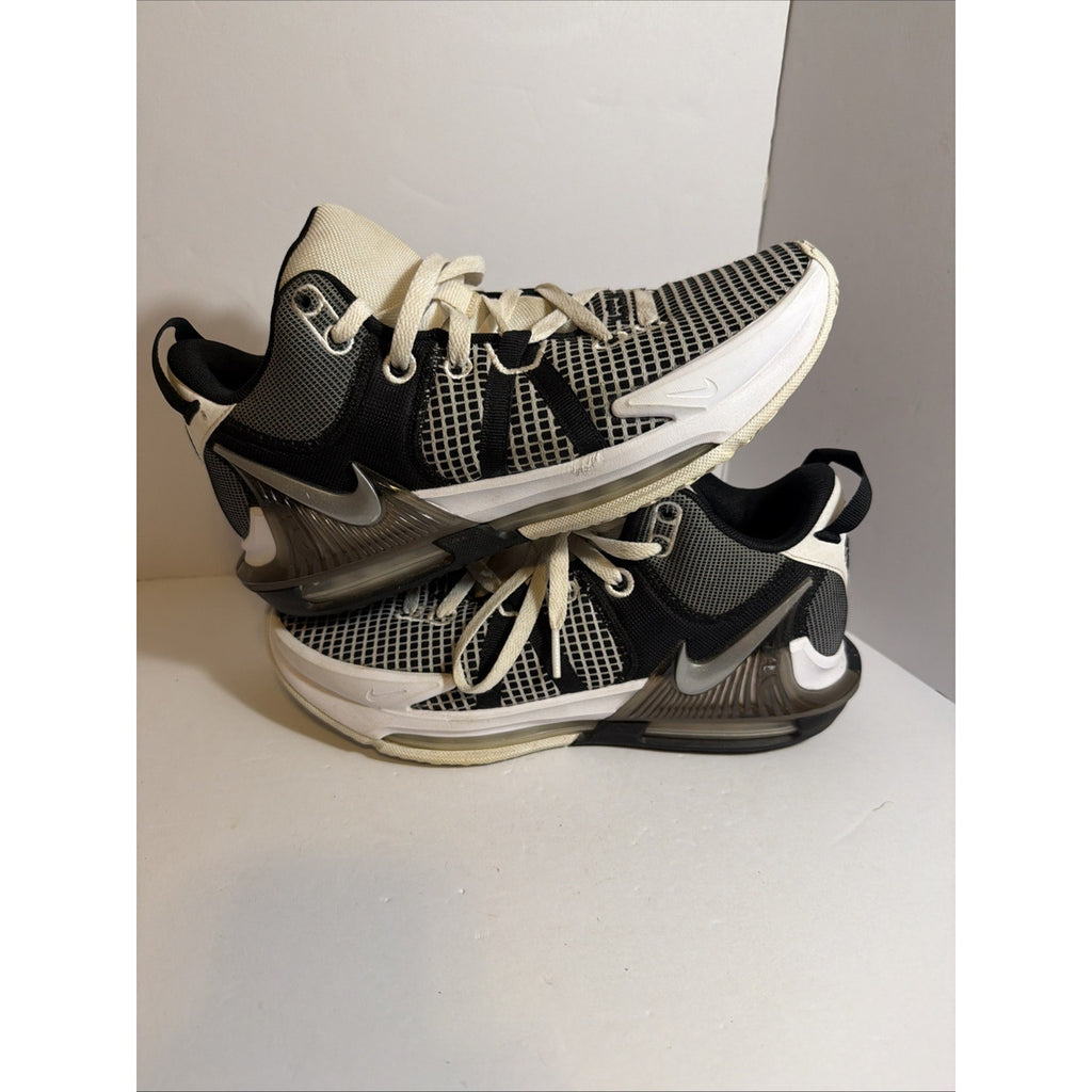 Size 8.5 - Nike LeBron Witness 7 White Black