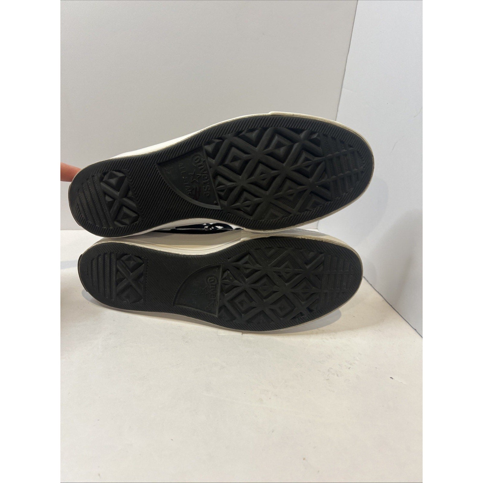 Size 7.5y - Chinatown Market Batman Converse